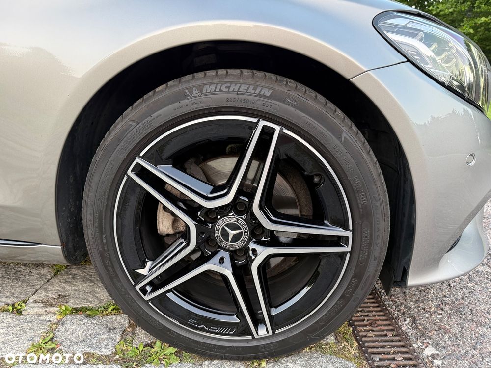 Mercedes-Benz Klasa C 220 d 4Matic 9G-TRONIC Night Edition - 15