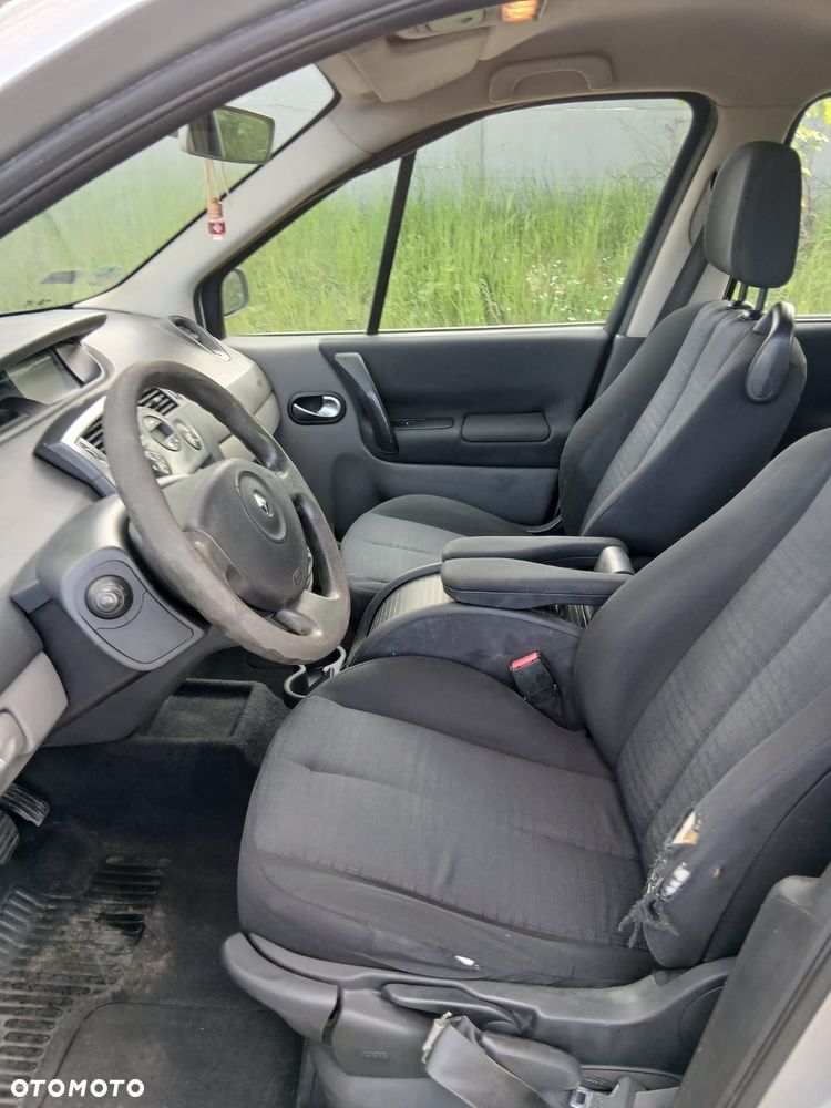 Renault Scenic 1.9 dCi Emotion - 8