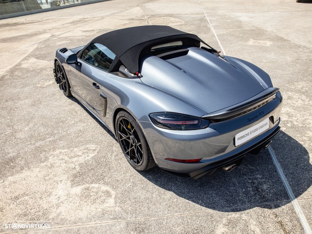 Porsche 718 Spyder - 10