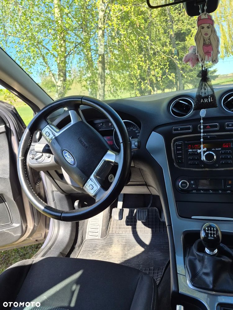 Ford Mondeo 1.6 T Gold X - 17
