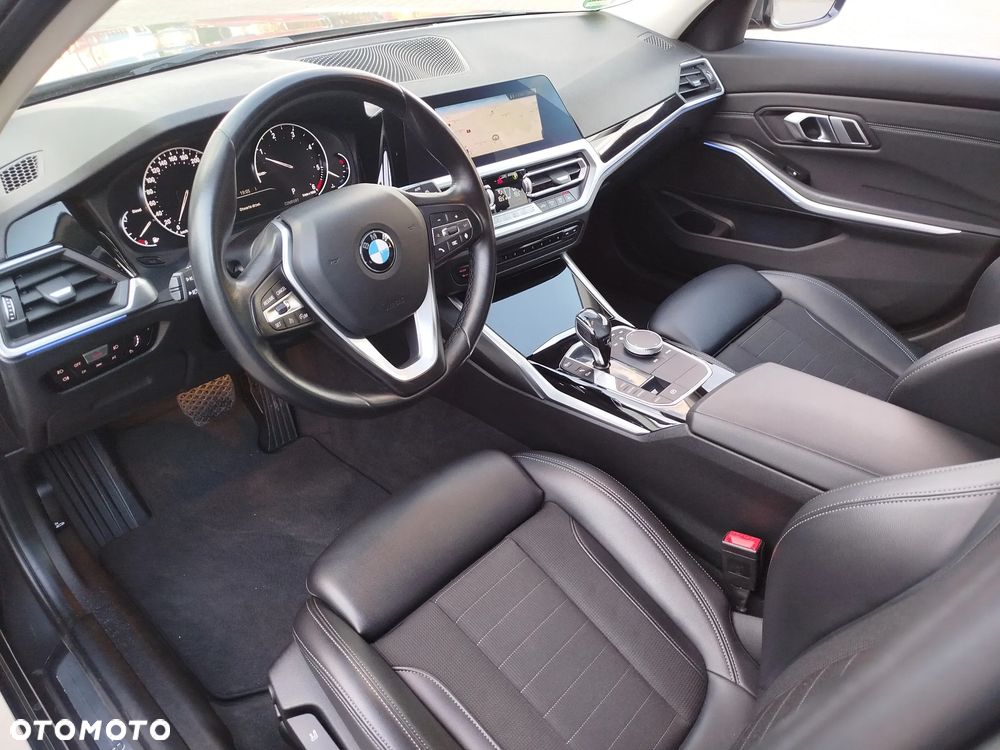 BMW Seria 3 318d Sport Line - 10