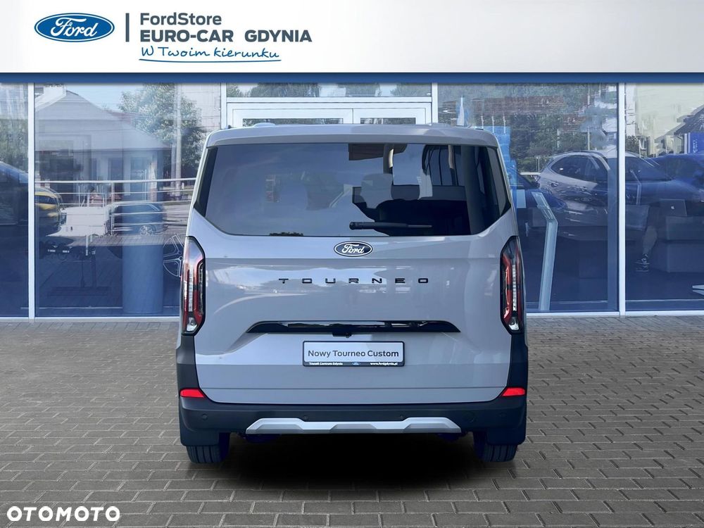 Ford Tourneo Custom - 6
