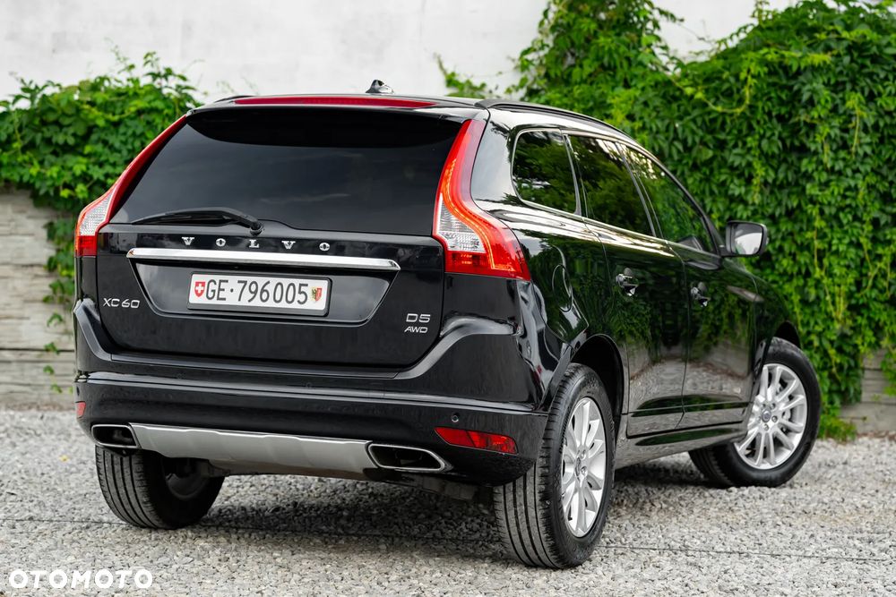 Volvo XC 60 D5 AWD Geartronic Momentum - 14