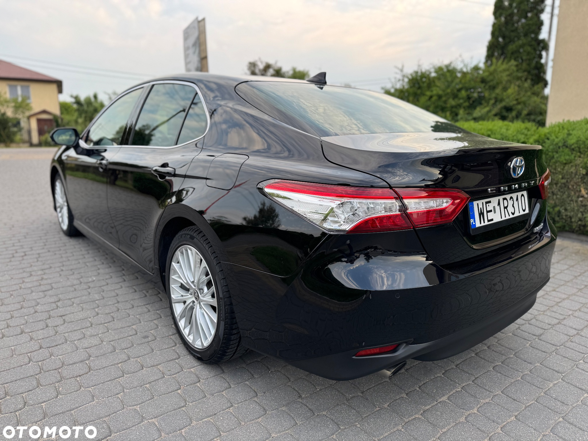 Toyota Camry 2.5 Hybrid Executive CVT - 10