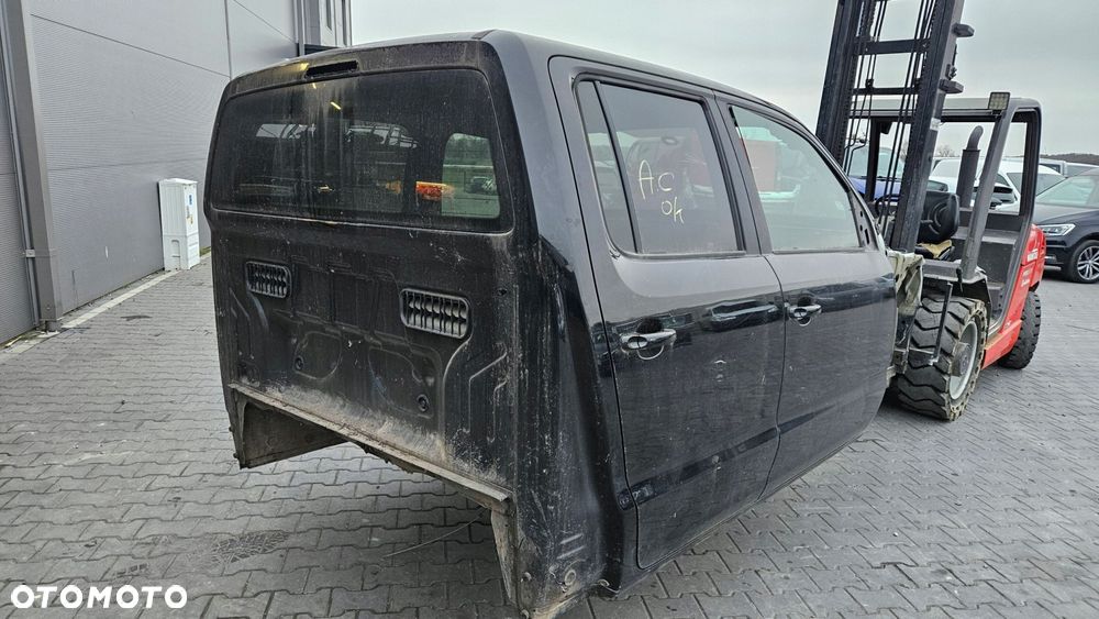 szyba ściana grodziowa tył tylna kabiny vw amarok i 2h - 2