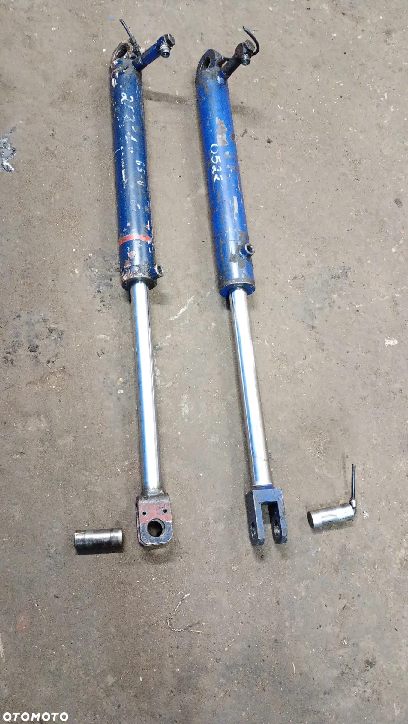 FV. Długi Siłownik  Hydrauliczny dwustronnego działania Obudowa fi 105 mm TŁOK FI 60 mm Rozłożony 226 cm Złożony 140 cm Skok 86 cm Wysuw MASYWNY MOCNY - 6