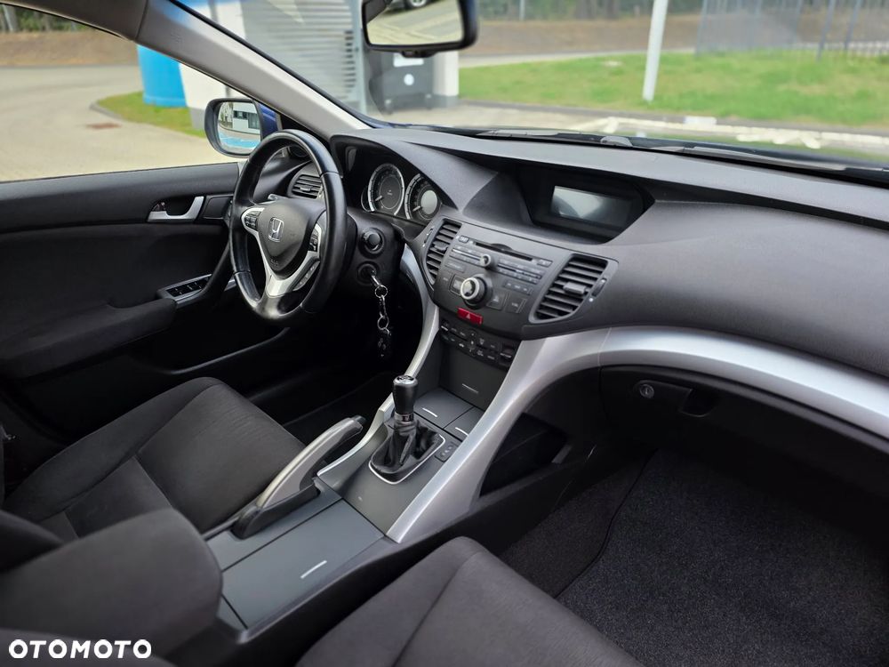 Honda Accord 2.0 Executive - 11