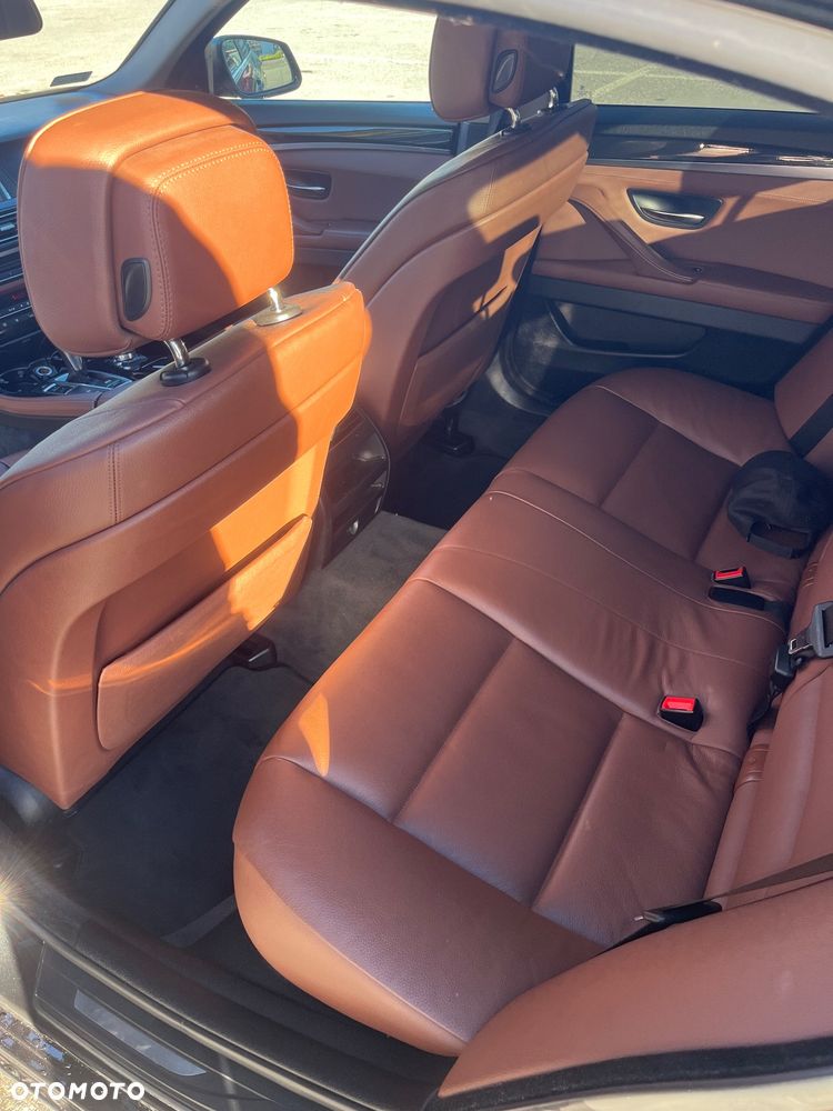 BMW Seria 5 530d xDrive - 7