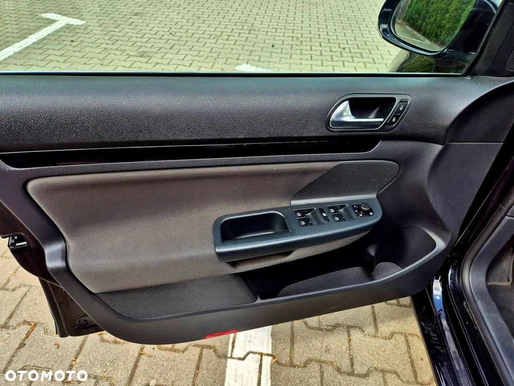 Volkswagen Golf 2.0 TDI DPF BlueMotion Technology Comfortline - 28