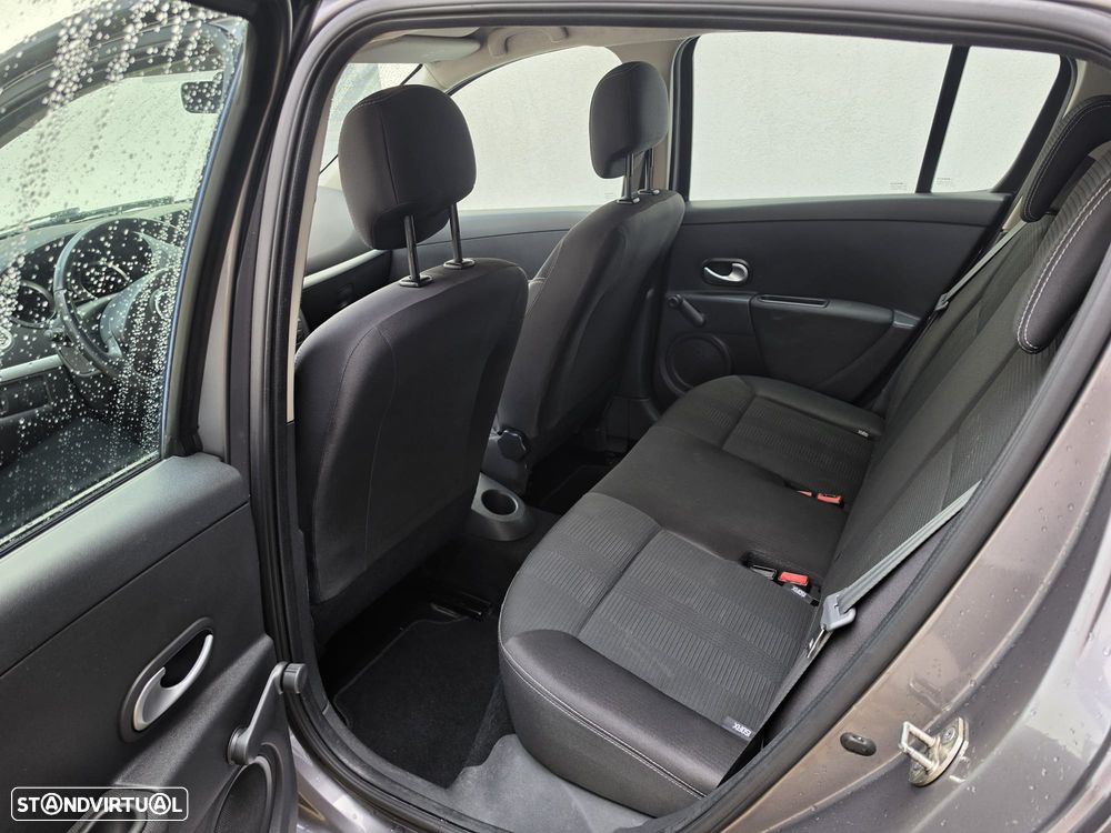 Renault Clio 1.5 dCi Dynamique S - 9
