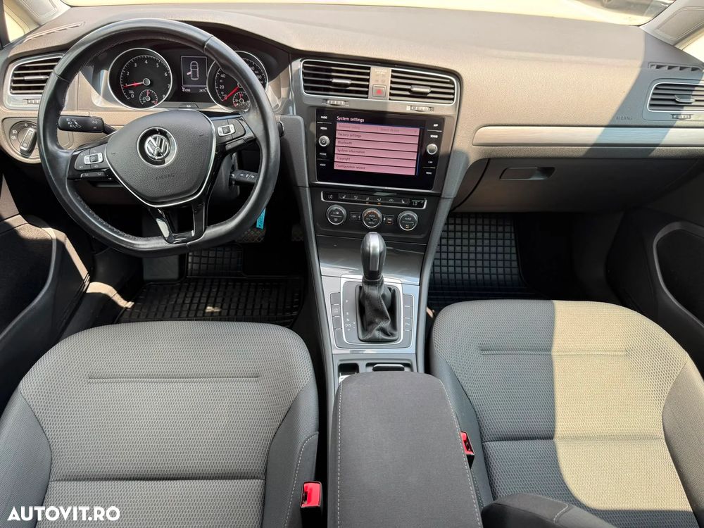 Volkswagen Golf - 15