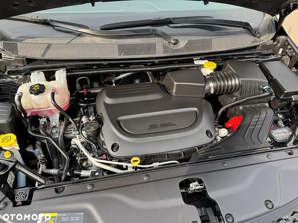 Chrysler Pacifica - 12