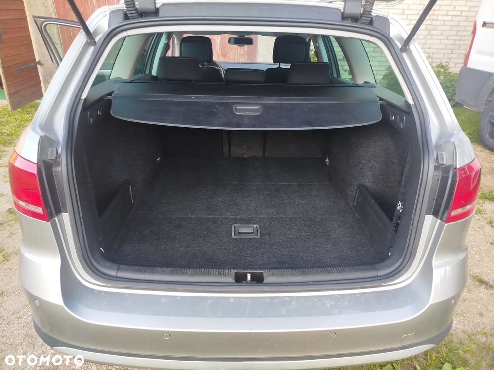 Volkswagen Passat - 12