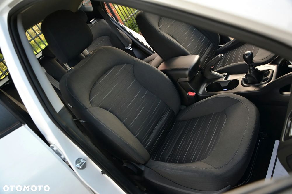 Hyundai ix35 1.6 2WD Fifa World Cup Edition - 21