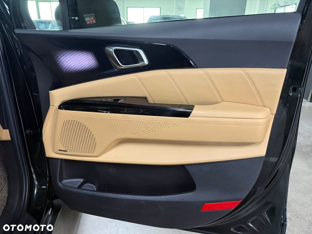Kia Carnival - 15