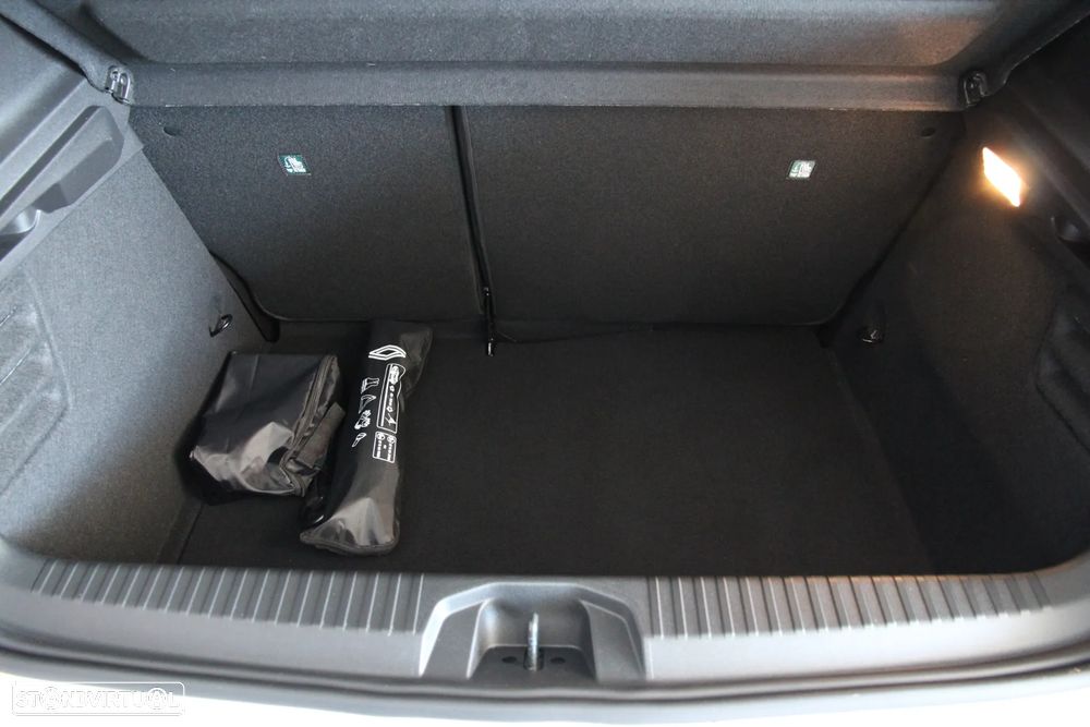 Renault Clio 1.0 TCe Techno Bi-Fuel - 24