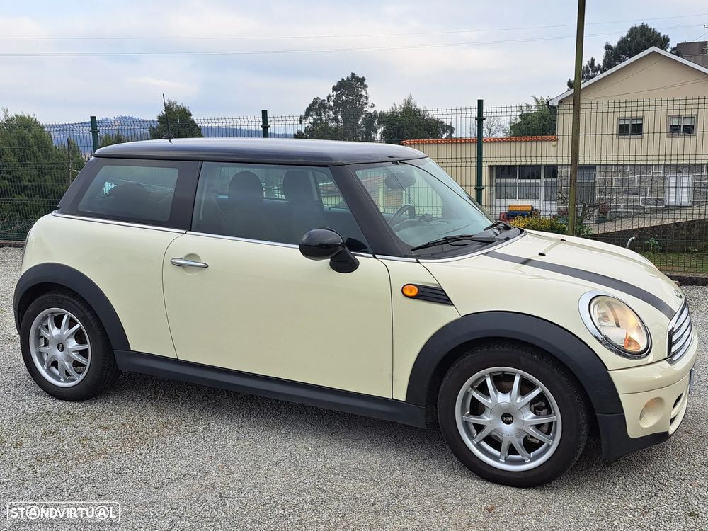 MINI 3 Portas Cooper D - 4