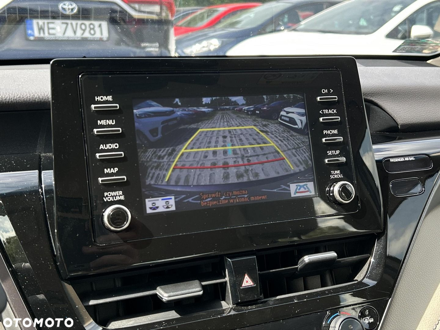 Toyota Camry - 17