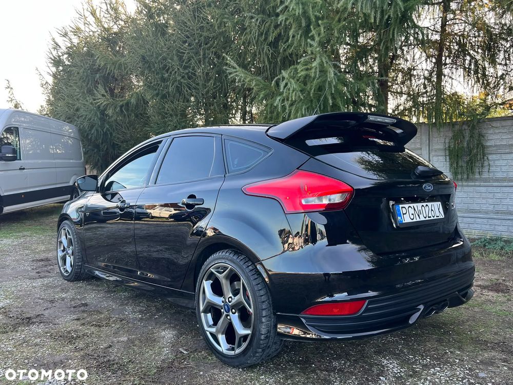 Ford Focus ST - 37