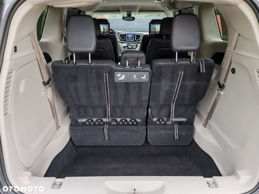Chrysler Pacifica - 14