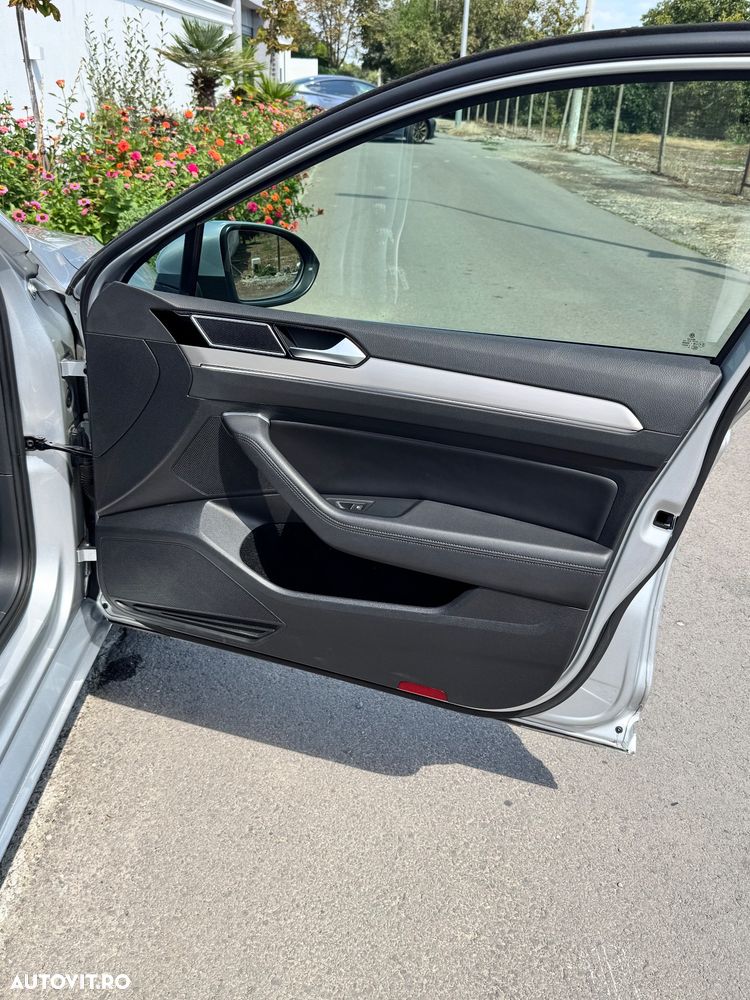Volkswagen Passat 2.0 TDI DSG Highline - 13
