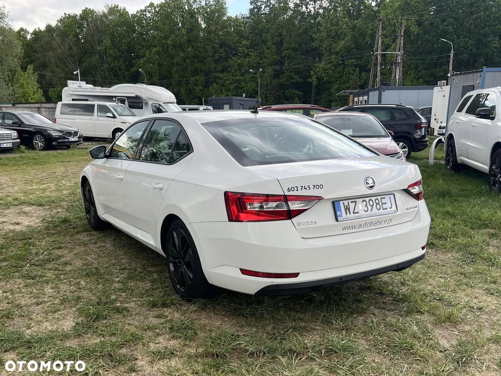 Skoda Superb 1.6 TDI Ambition - 6