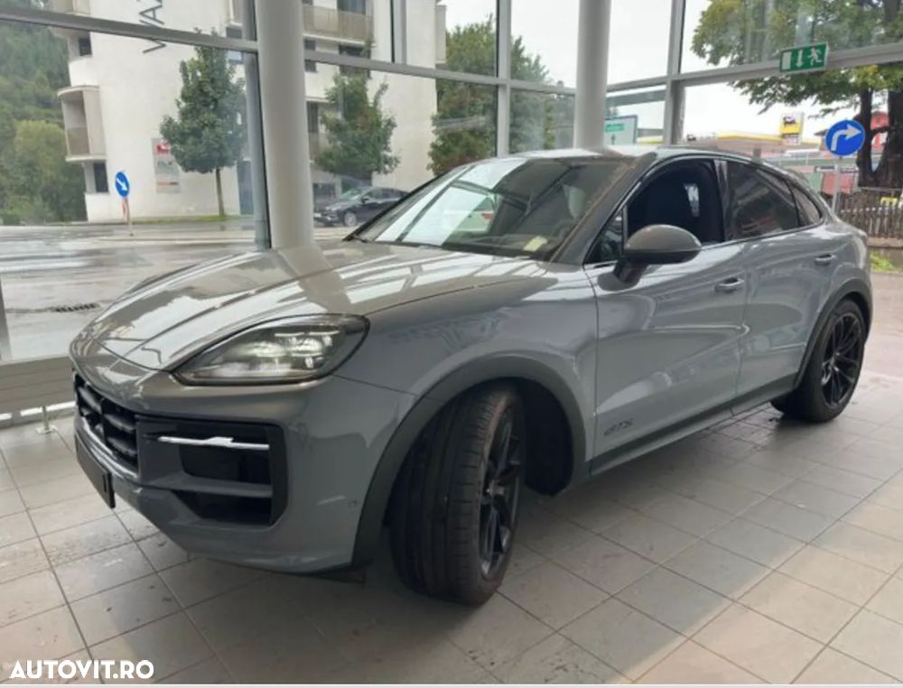 Porsche Cayenne Coupe GTS - 1