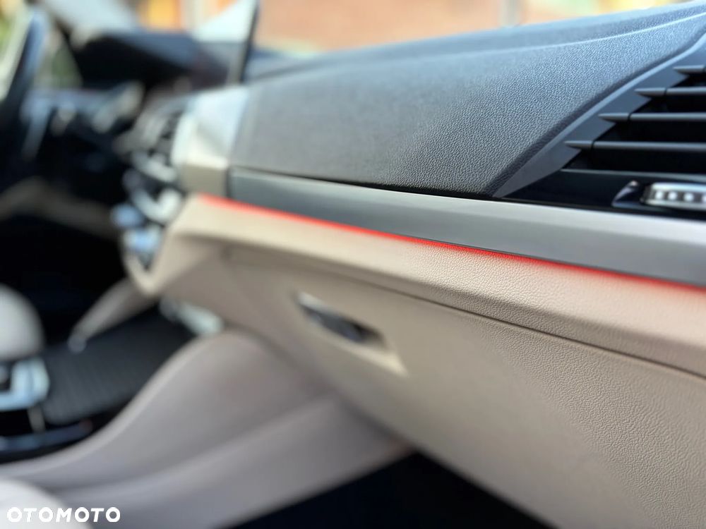 BMW X4 xDrive20d - 11