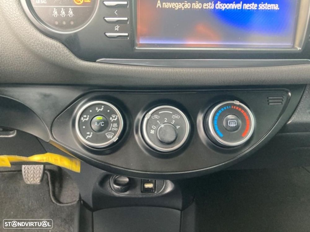 Toyota Yaris 1.0 VVT-i Exclusive - 22