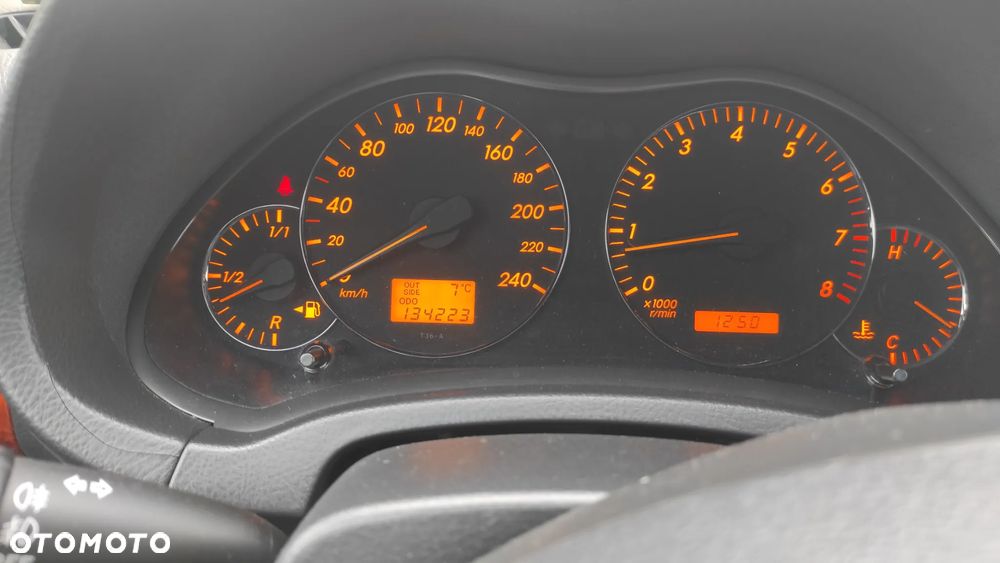 Toyota Avensis 2.0 VVT-i Travel - 4