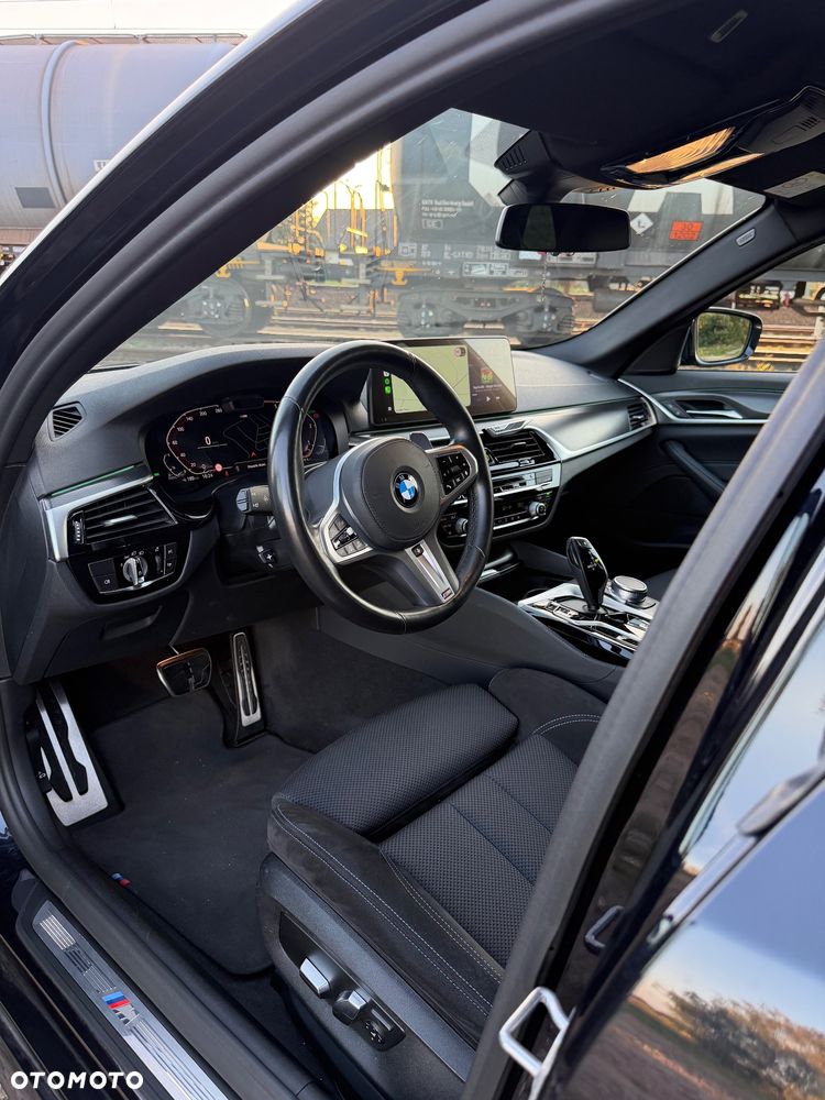 BMW Seria 5 530d xDrive mHEV M Sport sport - 8