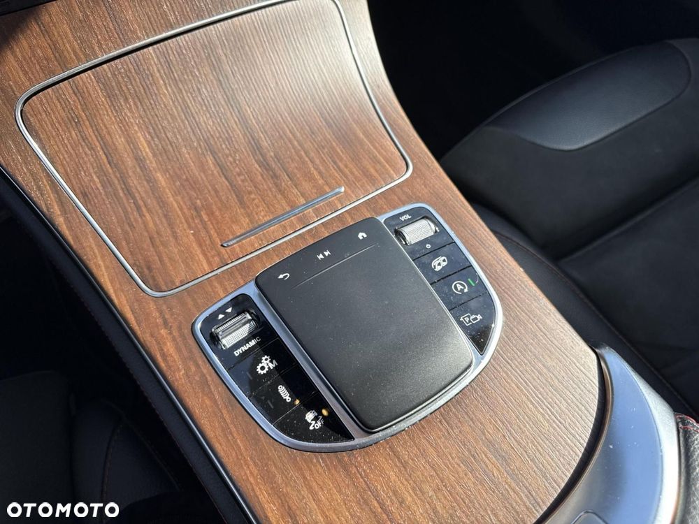 Mercedes-Benz GLC - 16