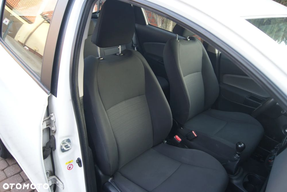 Toyota Yaris 1.4 D-4D Life - 14