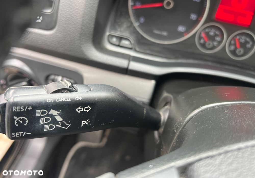 Volkswagen Golf V 1.6 Comfortline - 13