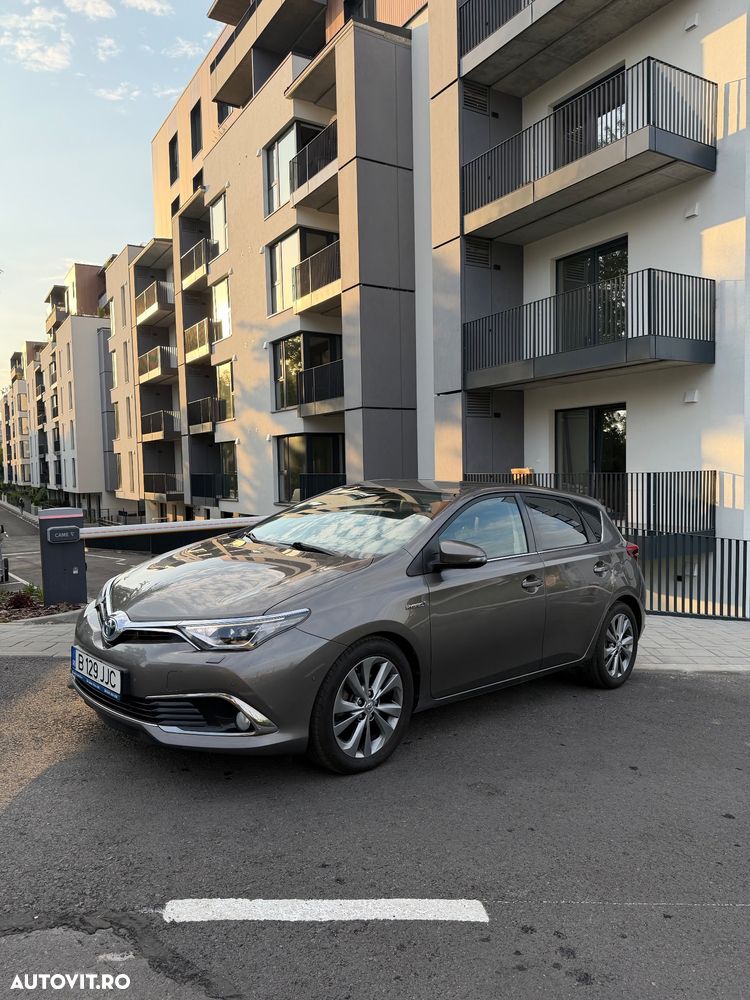 Toyota Auris 1.8 L VVT-i Sol + - 3