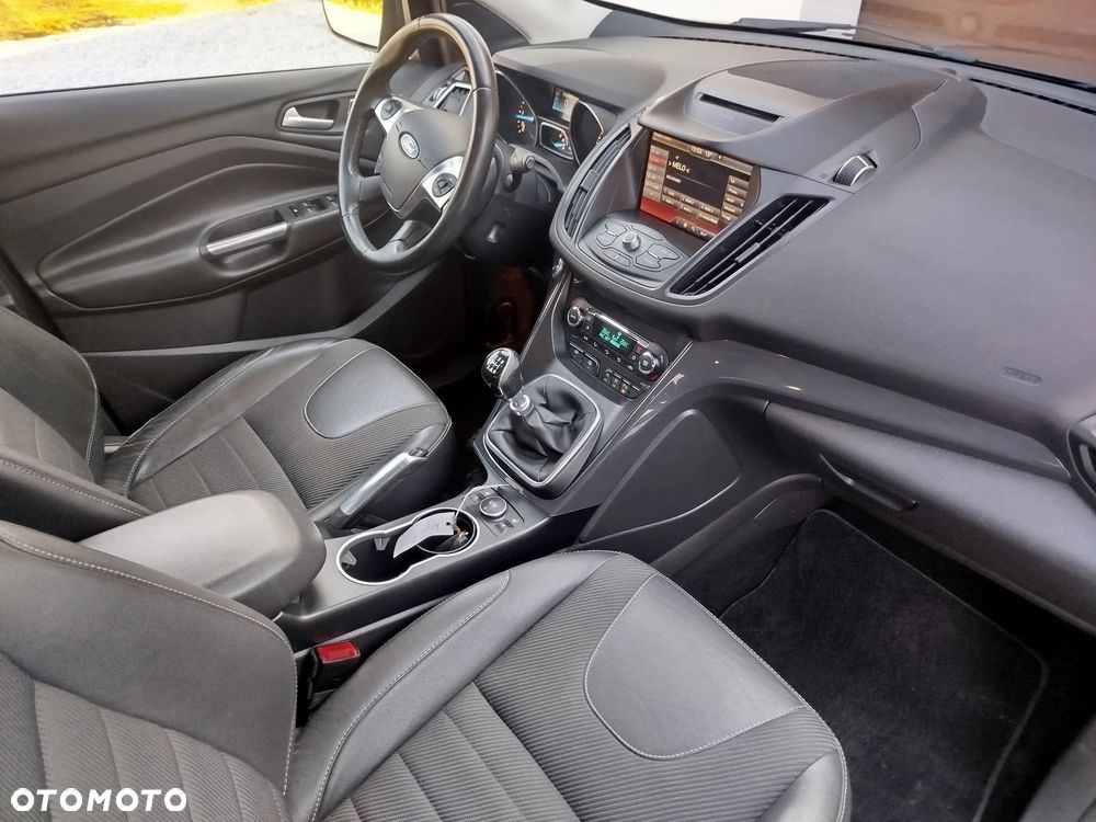 Ford Kuga 2.0 TDCi 2x4 Titanium - 20