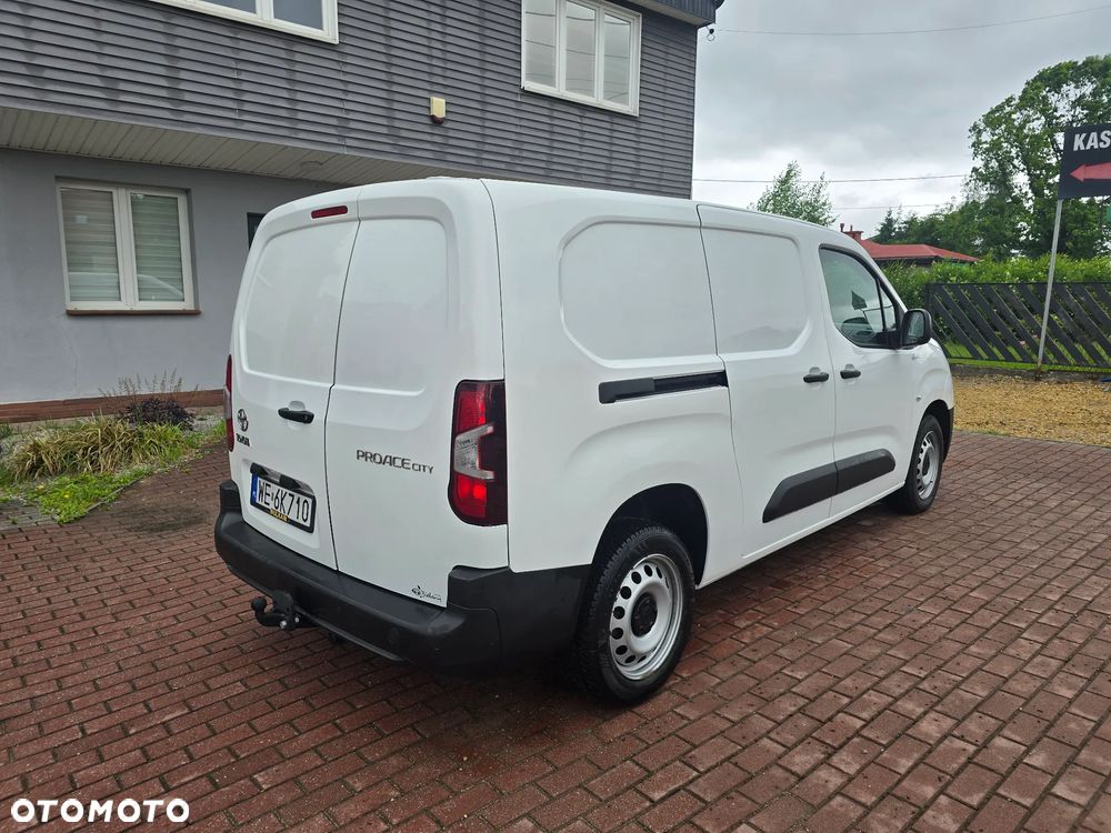 Toyota Proace City - 13
