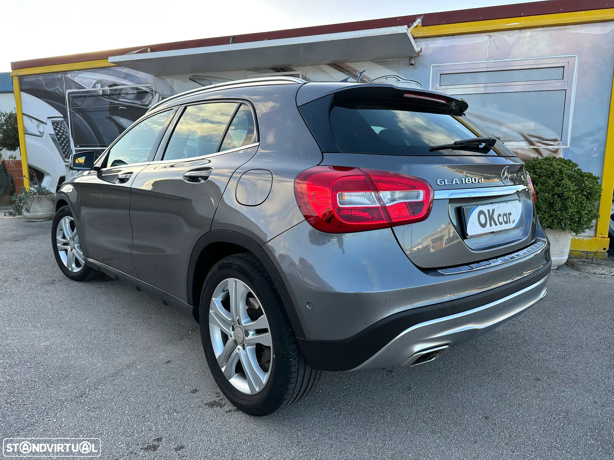 Mercedes-Benz GLA 180 d Urban - 2