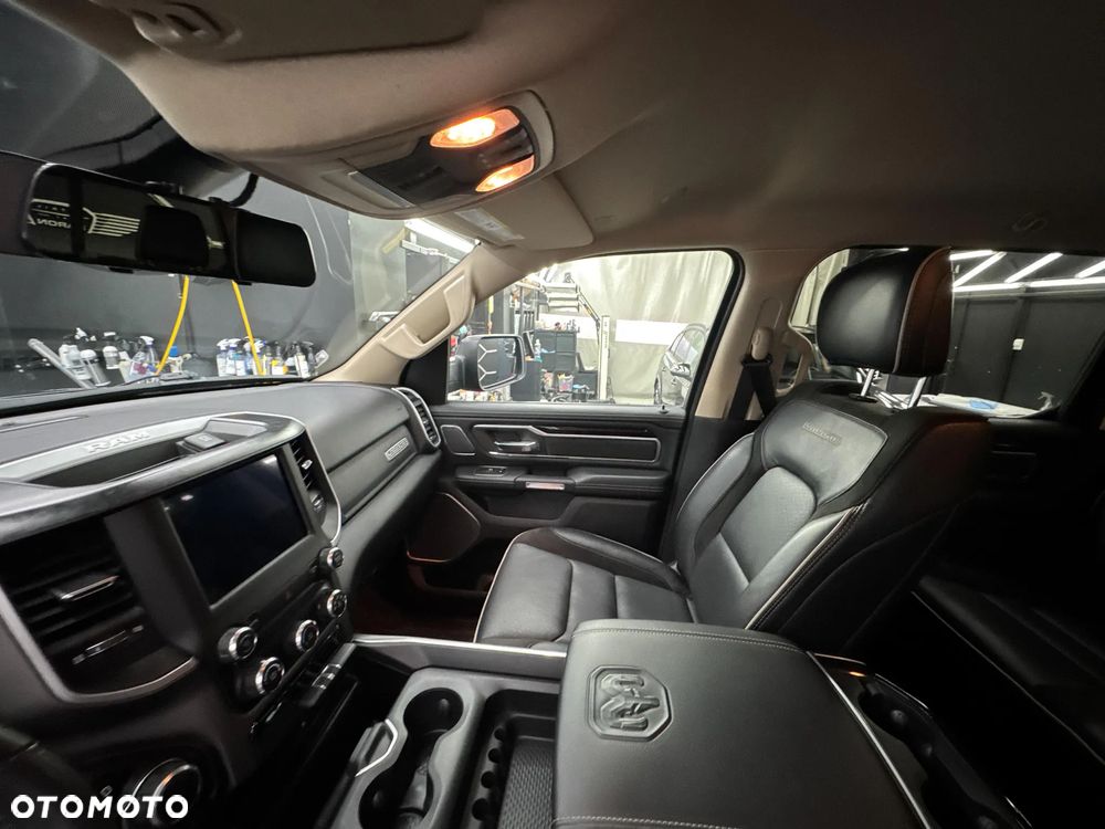 Dodge RAM 5.7 4x4 - 15