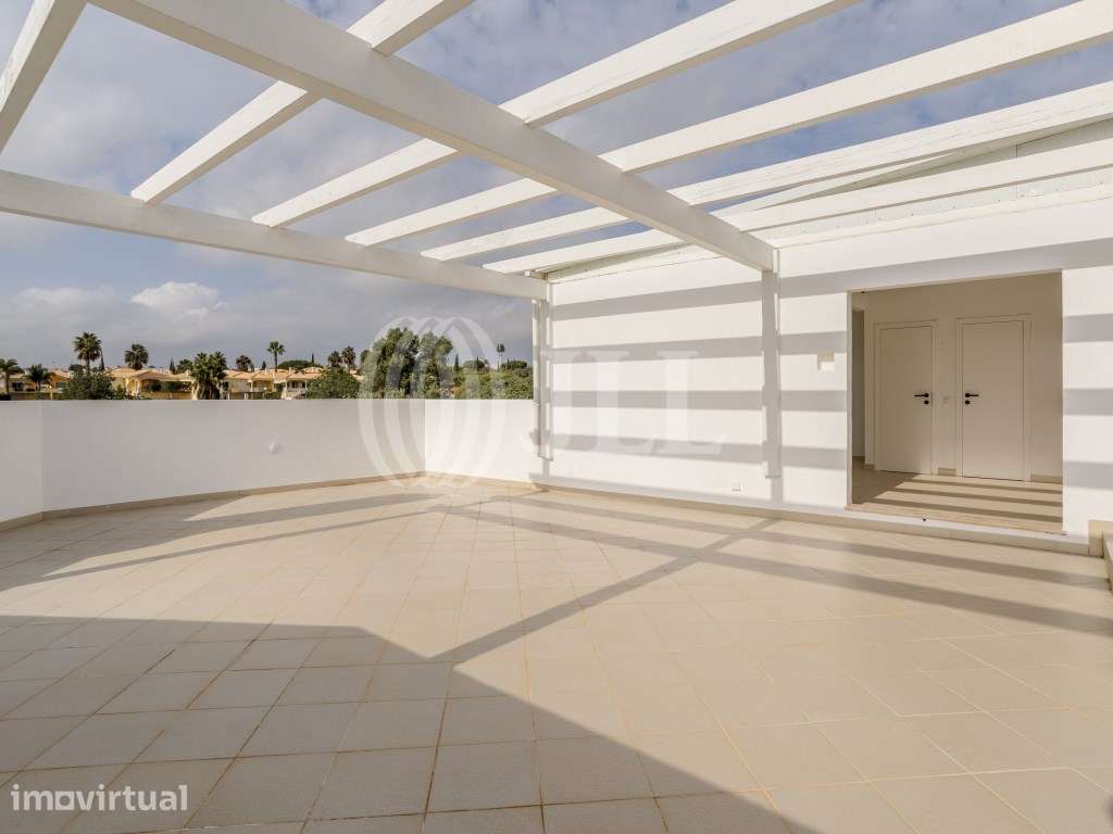 Moradia T4 com piscina e garagem, Vilamoura, Algarve - Grande imagem: 3/29