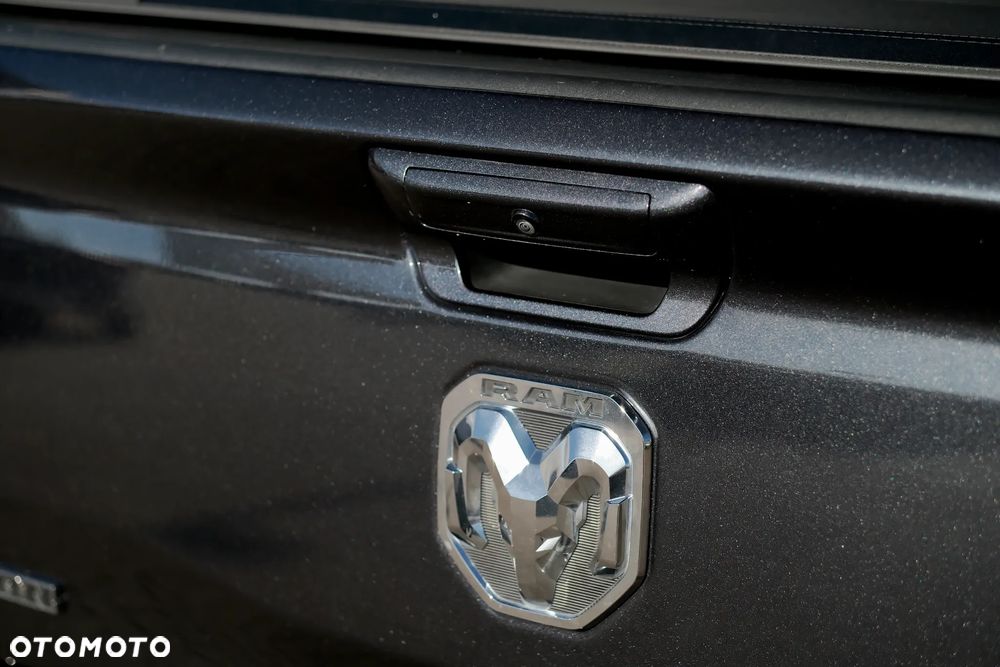 RAM 1500 5.7 Crew Cab Shortbed Bighorn Chrome - 20