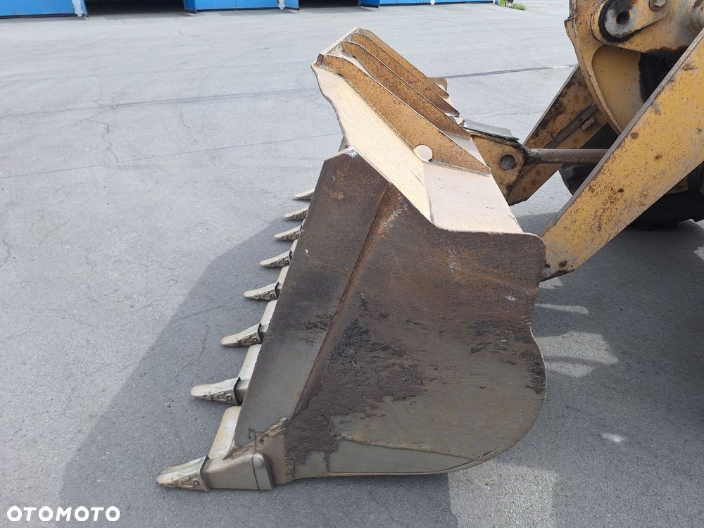 CAST 928 F 4X4 - 31