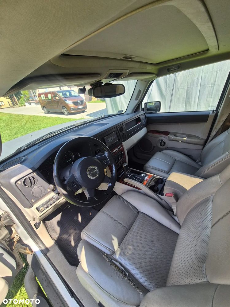 Jeep Commander - 13