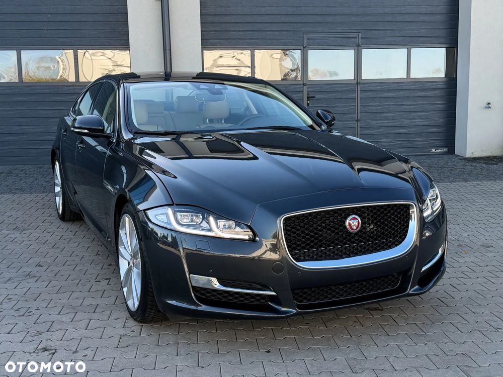 Jaguar XJ 3.0 D V6 Premium Luxury - 8