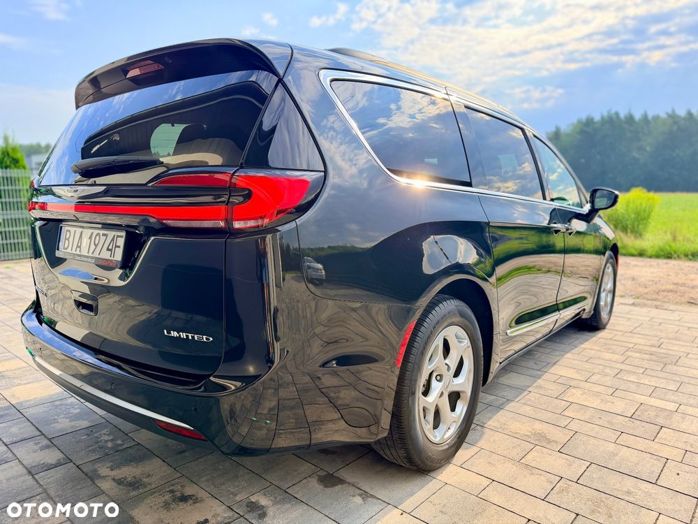 Chrysler Pacifica - 11