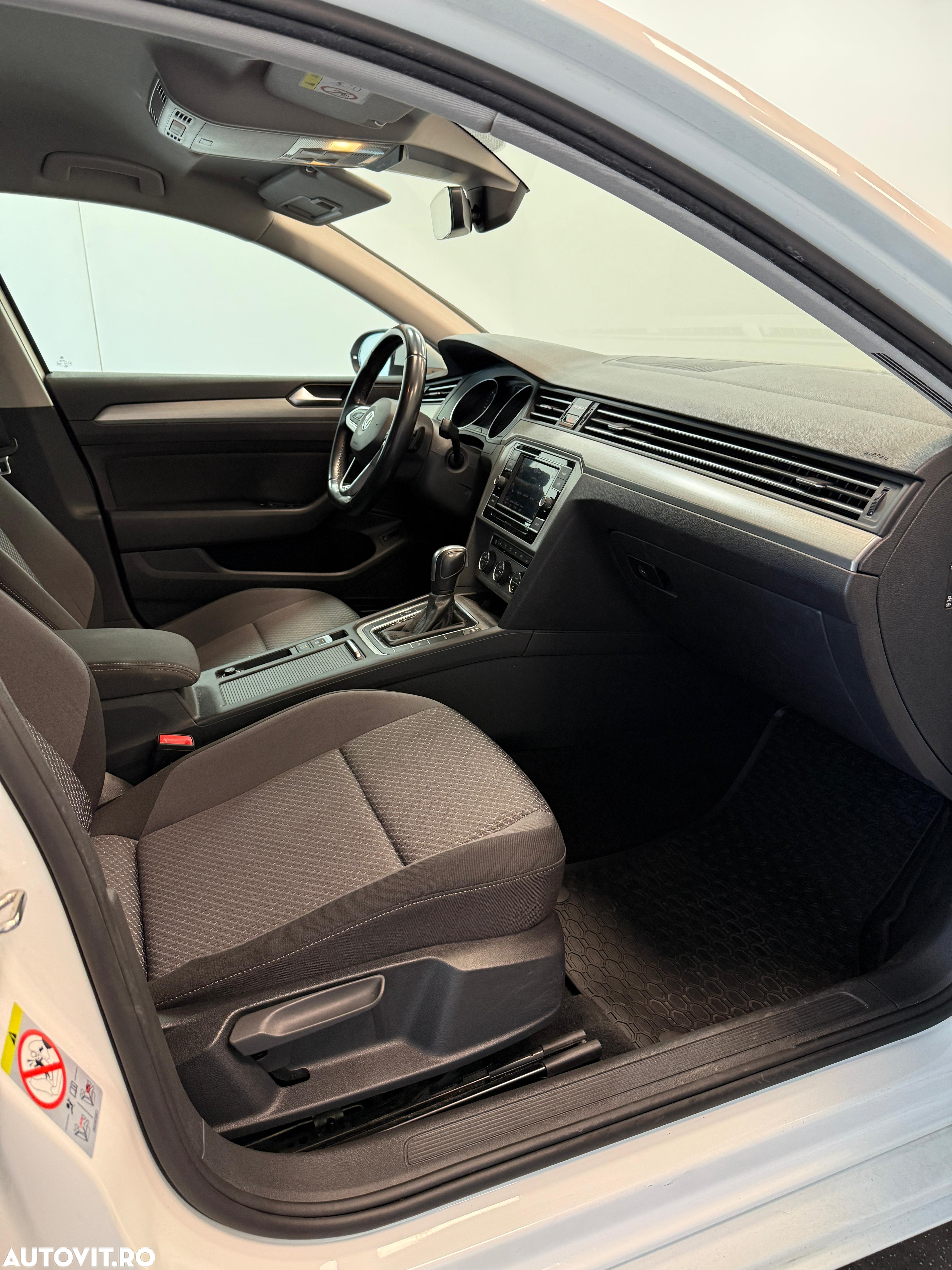 Volkswagen Passat 1.6 TDI DSG Comfortline - 4