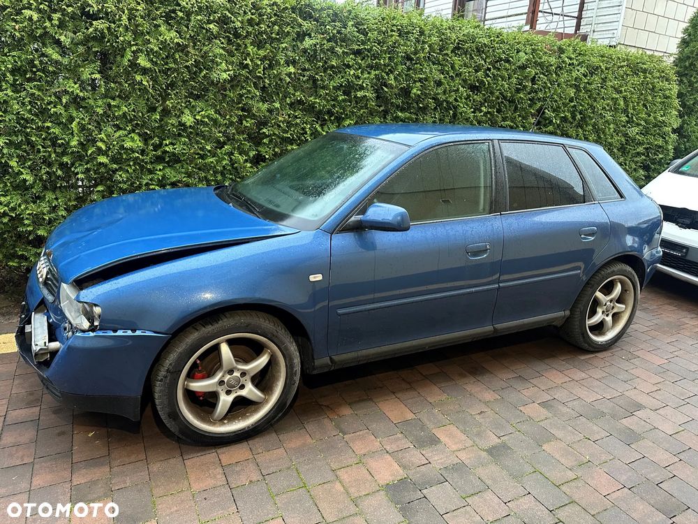 Audi A3 3-drzwiowe 1.8 Attraction - 1