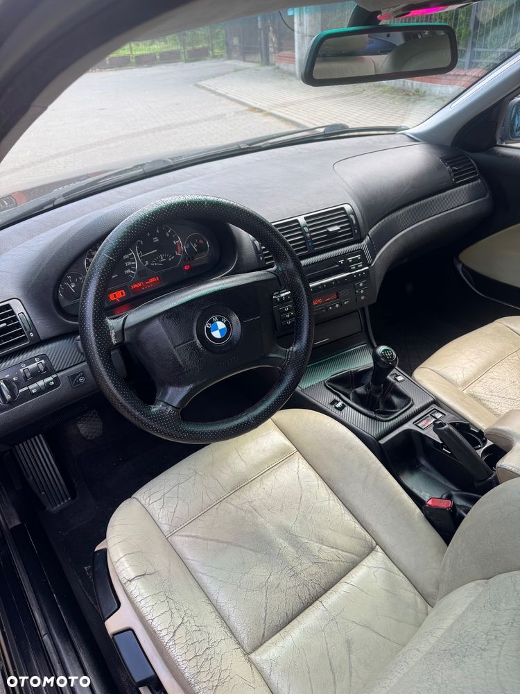 BMW Seria 3 318i - 8