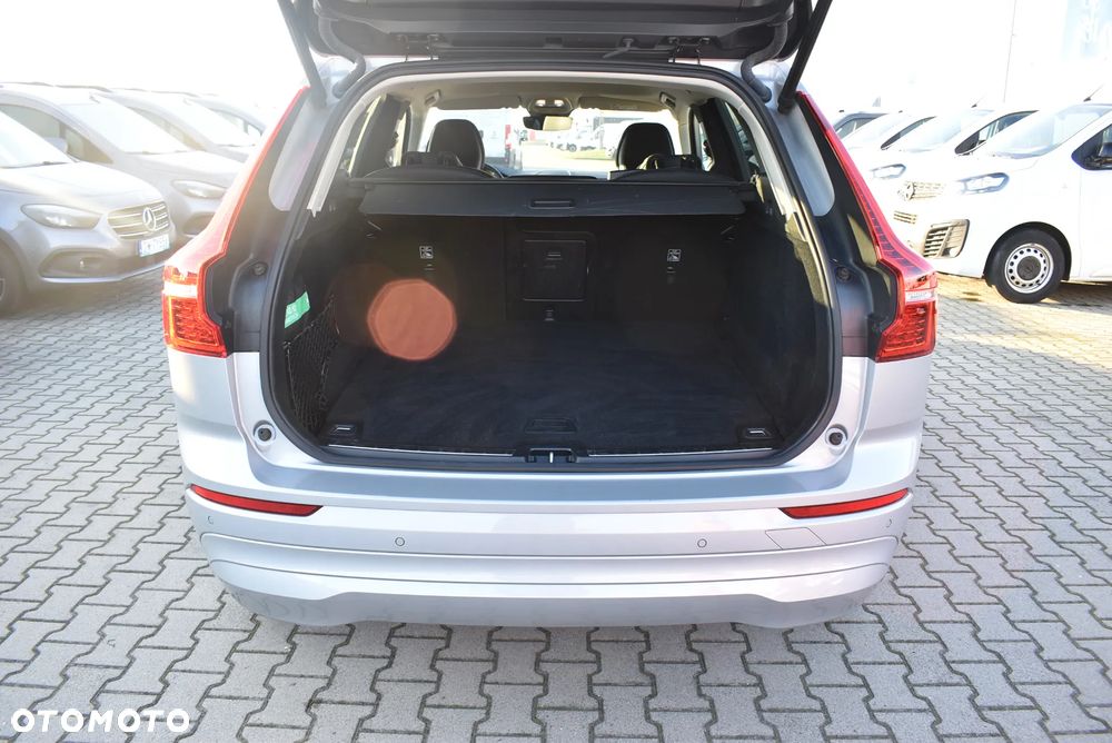 Volvo XC 60 B4 B Momentum Pro - 14