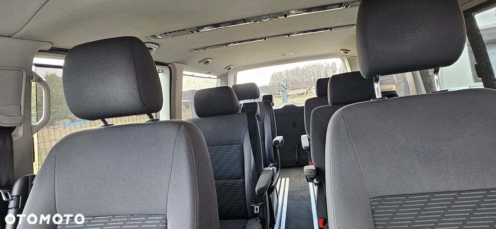 Volkswagen Multivan - 36